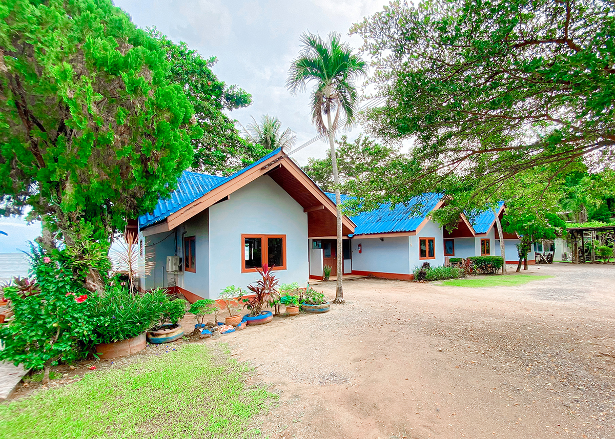 บ้านชมทะเล - บ้านสังข์รีสอร์ท | บ้านพักติดทะเลระยอง